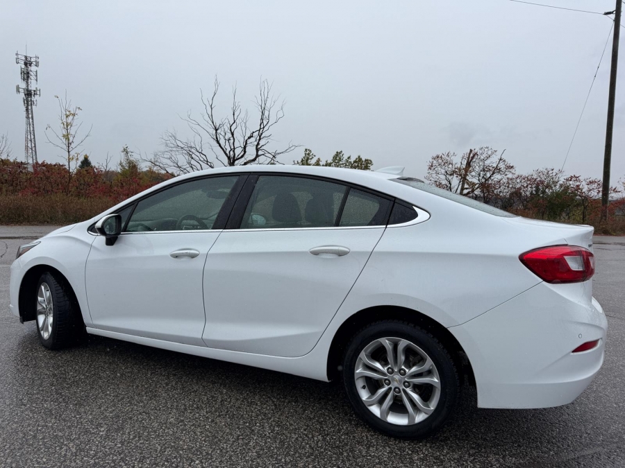 2019 Chevrolet Cruze - photo 2