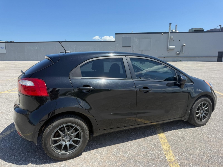 2015 Kia Rio 5-Door - photo 7