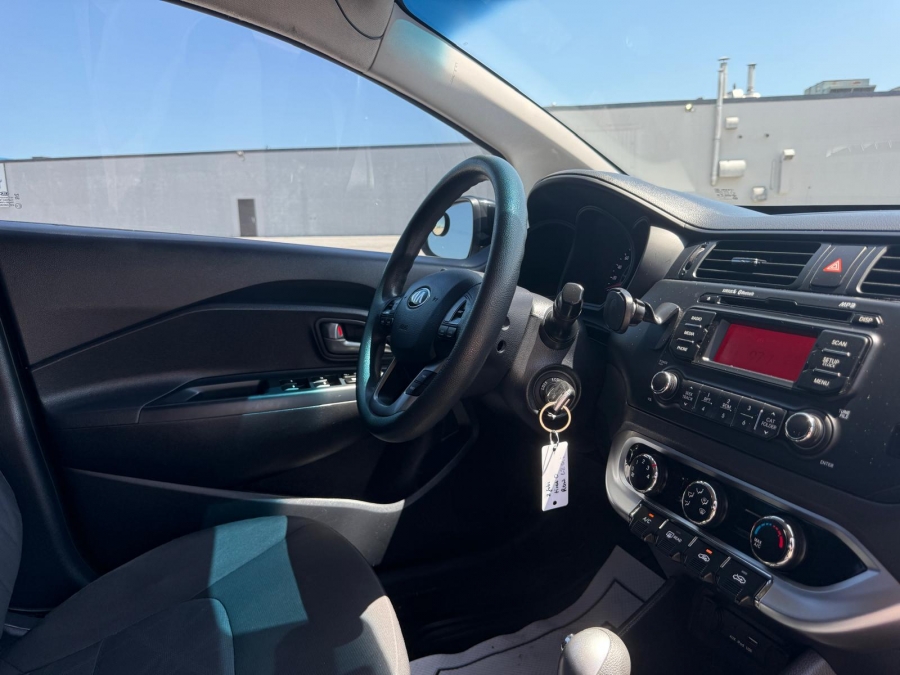 2015 Kia Rio 5-Door - photo 13