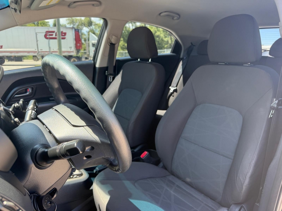 2015 Kia Rio 5-Door - photo 18