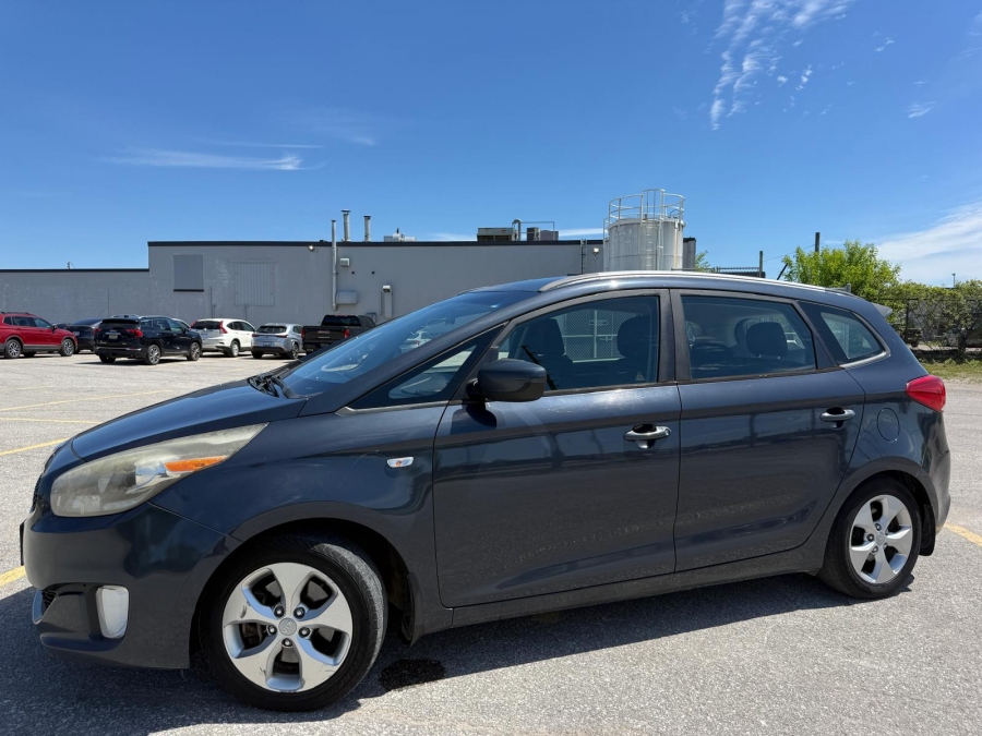 2014 Kia Rondo - photo 2