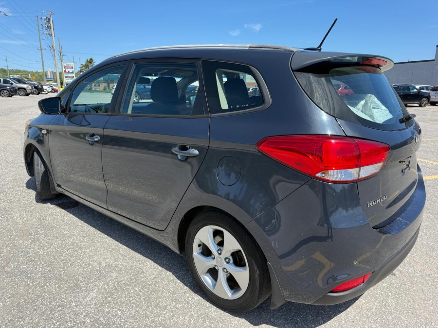 2014 Kia Rondo - photo 4