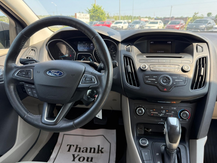 2016 Ford Focus - photo 13