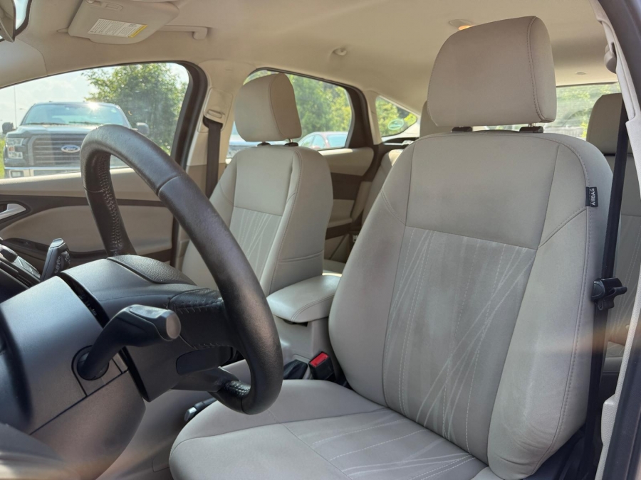2016 Ford Focus - photo 18