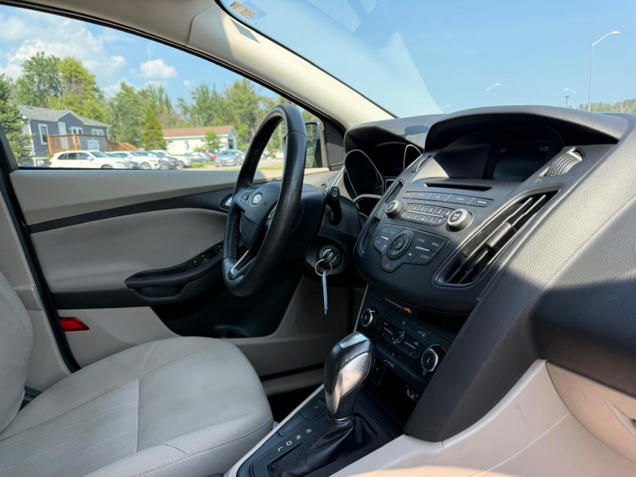 2016 Ford Focus - photo 12