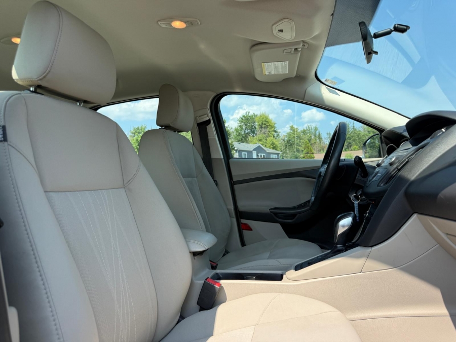 2016 Ford Focus - photo 10