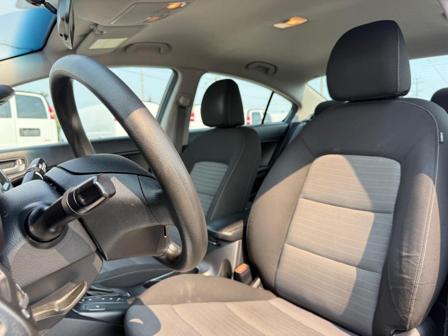 2015 Kia Forte - photo 17