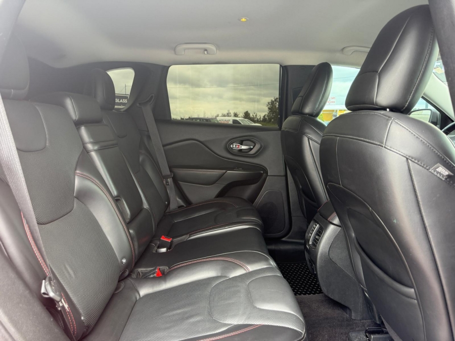 2019 Jeep Cherokee - photo 16