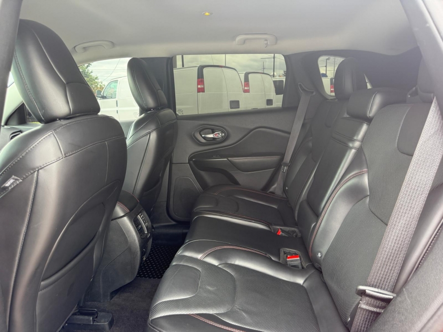 2019 Jeep Cherokee - photo 18